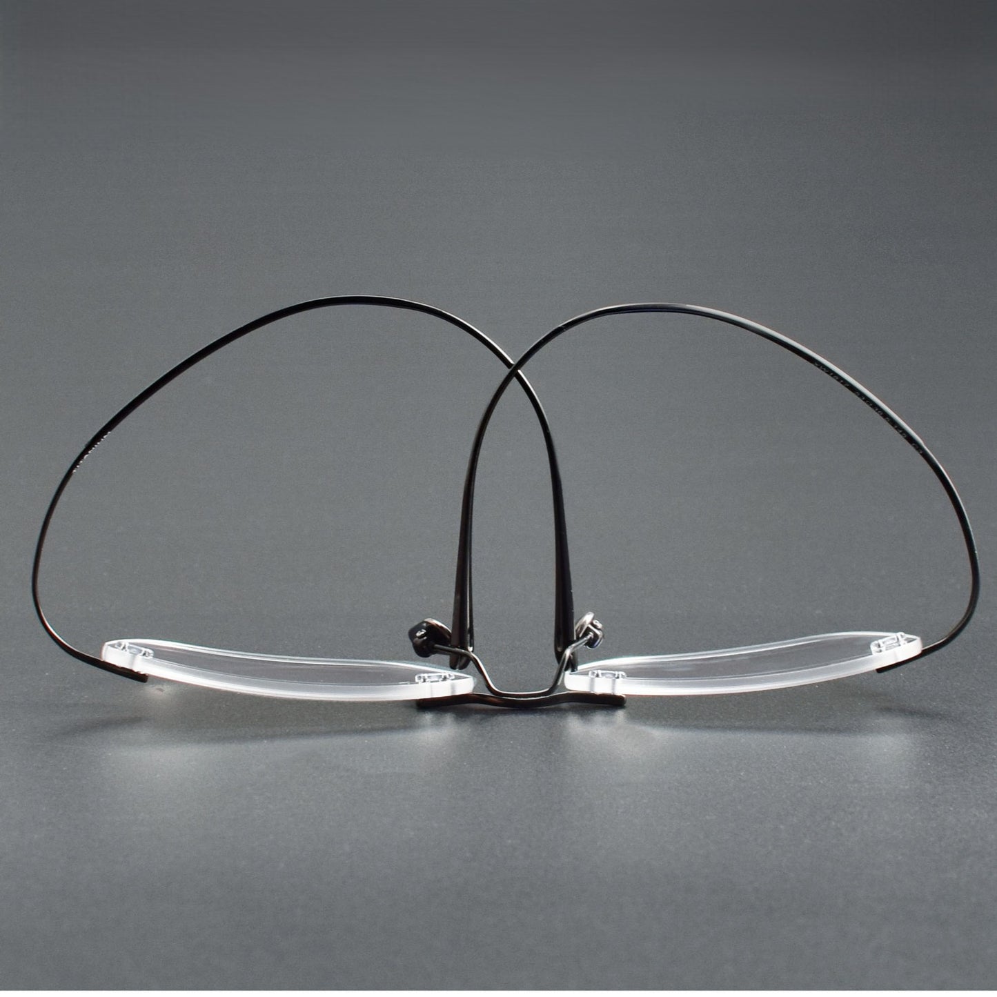 Luxury Pure Titanium Rimless Glasses | Screwless Ultra-Light Gold Optical Frame for Men & Women XW1817